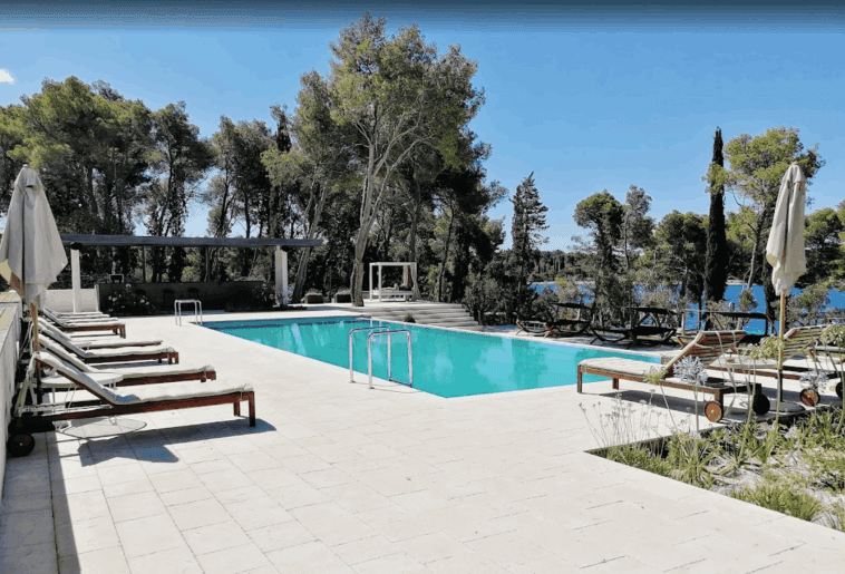 Oliffe Beach Bar